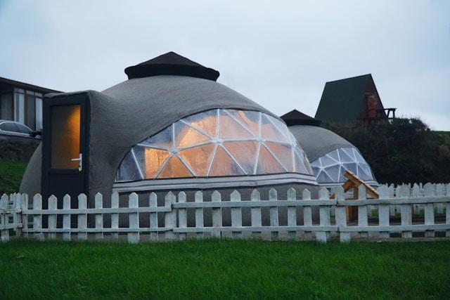 A Complete Guide to Geodesic Domes in Architecture