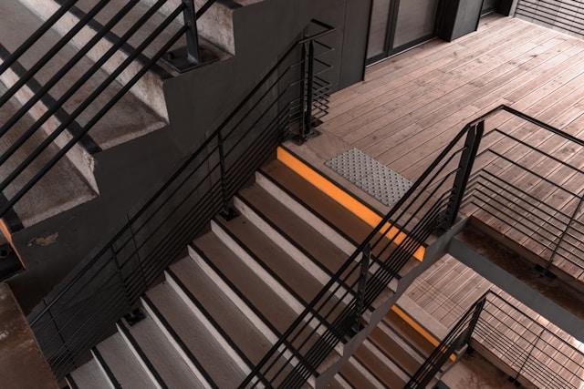 6 Types of Staircase Tread Materials in Architecture